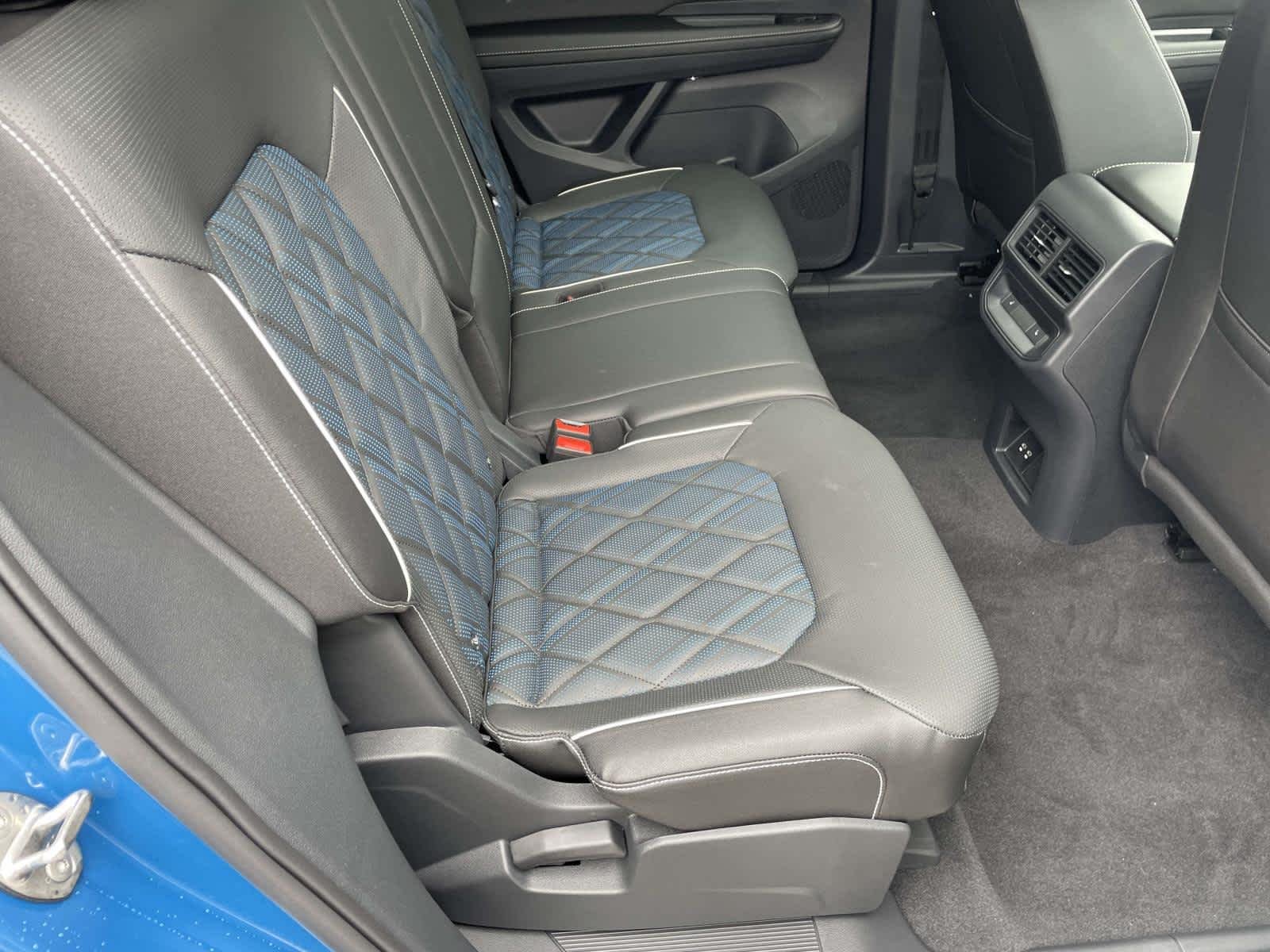 New 2026 R3R3/Blue Volkswagen 2.0T SEL Premium R-Line image 20