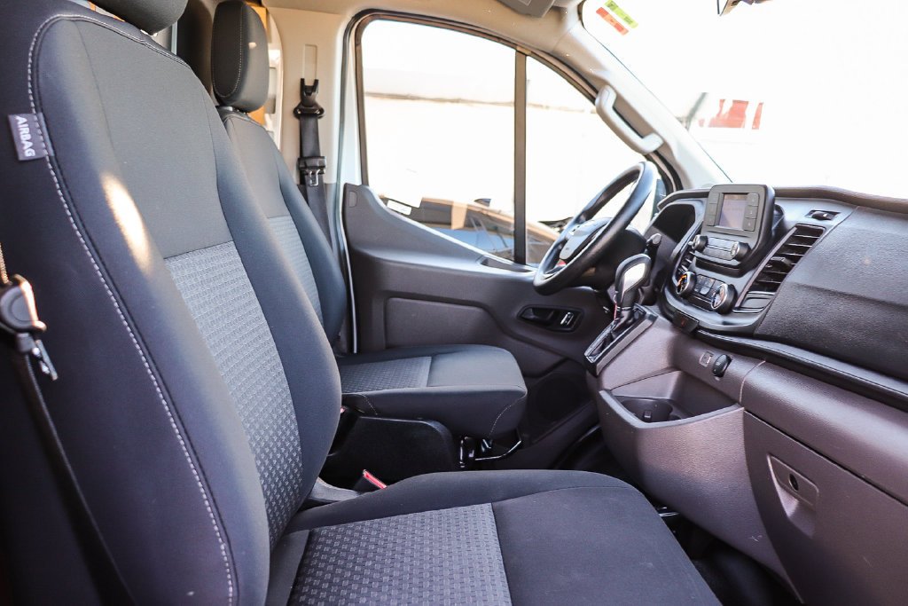 Used 2025 Oxford White Ford Base image 19