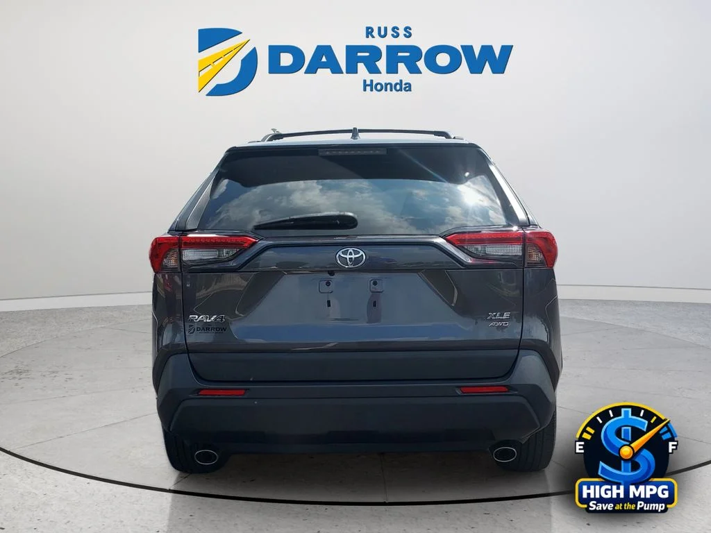 Used 2021 Gray Toyota XLE Premium image 4