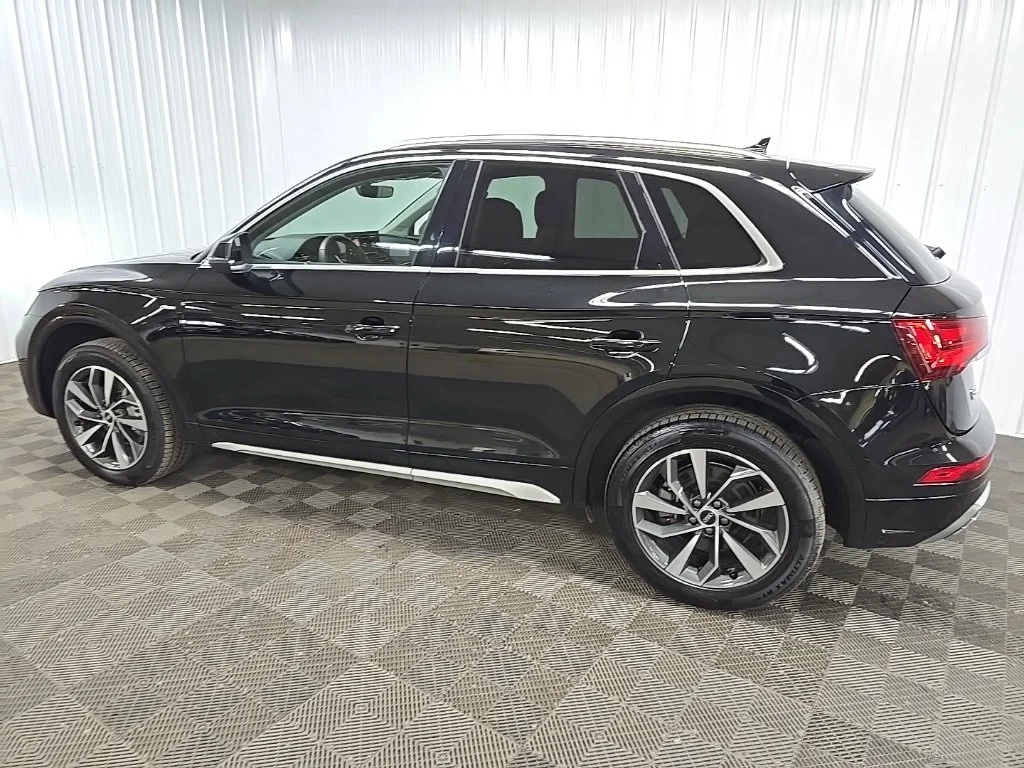 Used 2023 Black Audi 45 S line Premium image 4