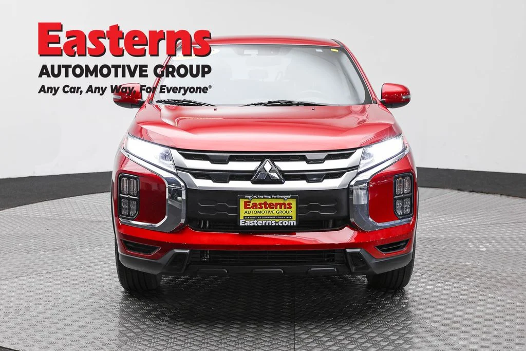 Used 2025 Red Mitsubishi 2.0 SE image 2