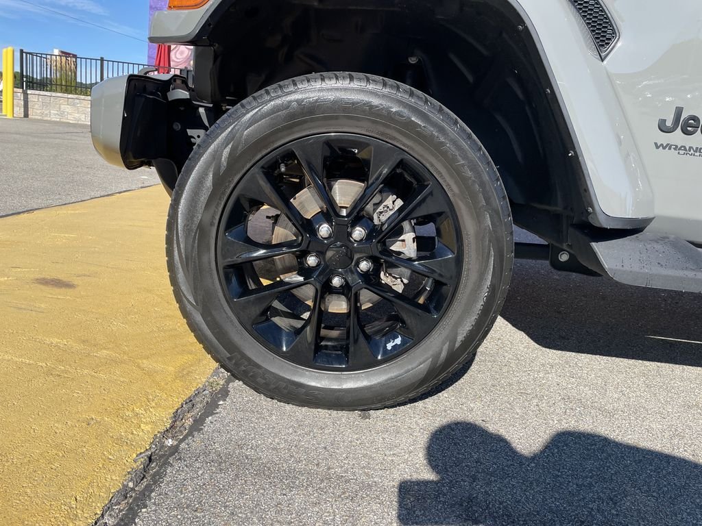 Certified Used 2022 Gray Jeep Unlimited Sahara High Altitude image 9
