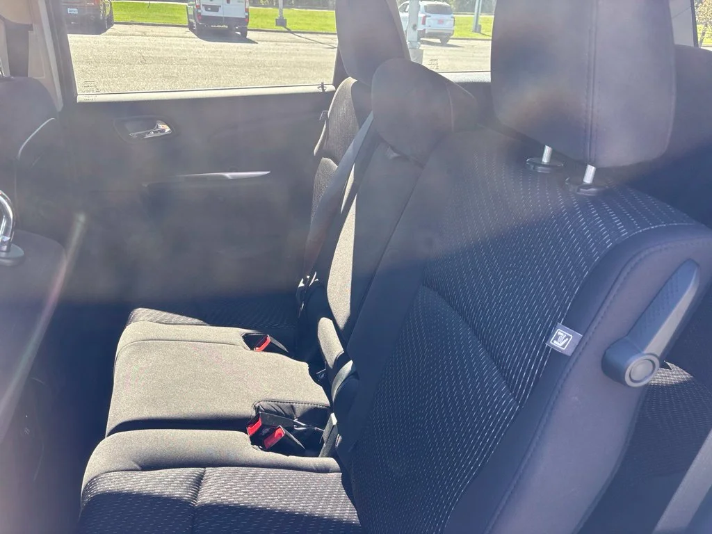 Used 2017 White Dodge SXT image 32