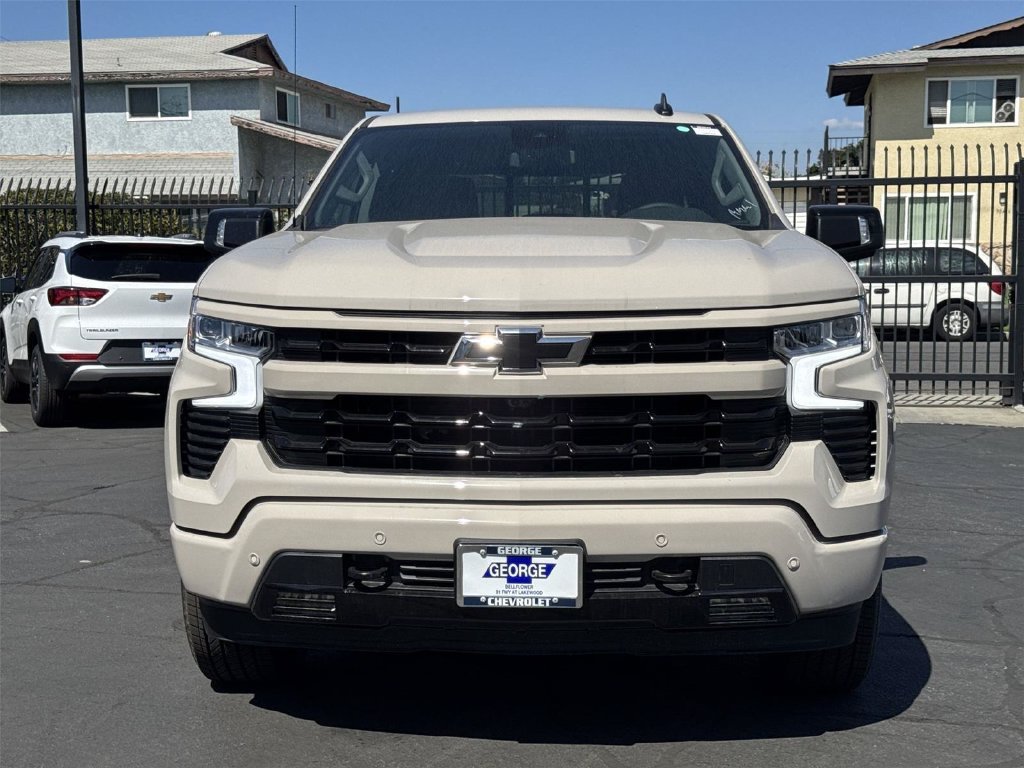 New 2026 Summit White Chevrolet RST image 2