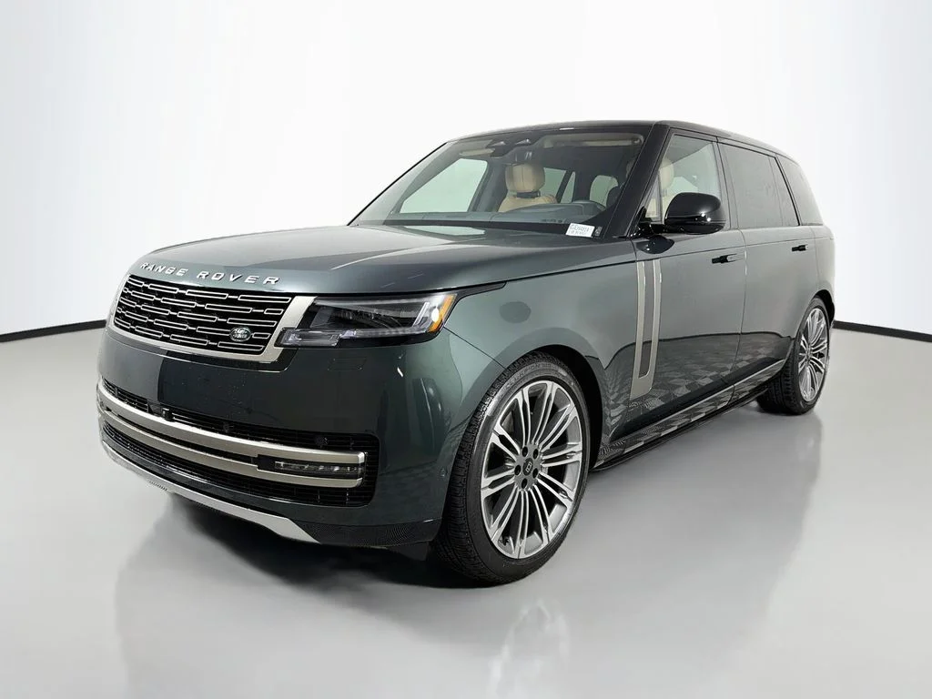 New 2027 Belgravia Green Land Rover SE image 1