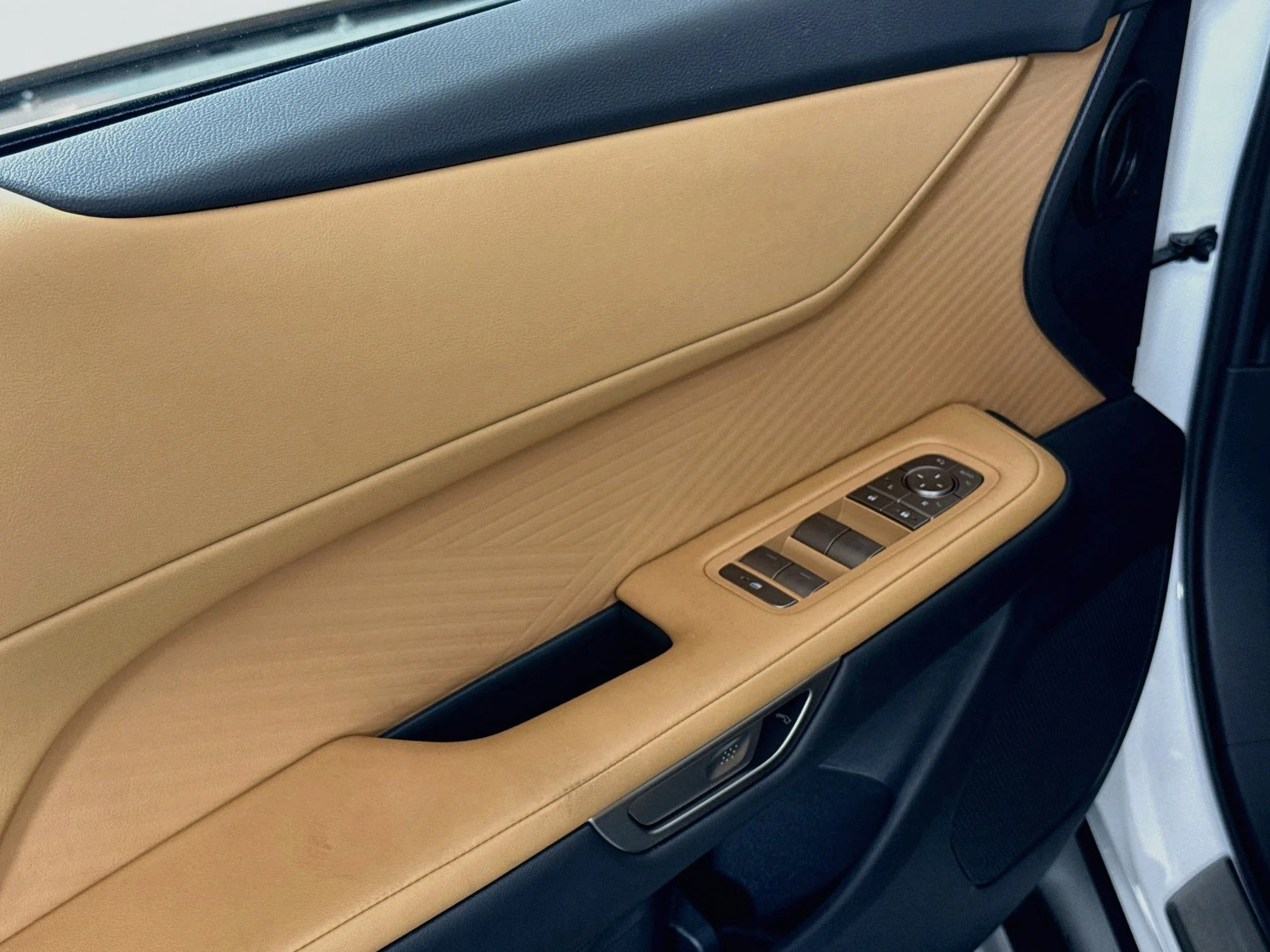 New 2026 Ultra White Lexus ES 500e PREMIUM AWD image 19