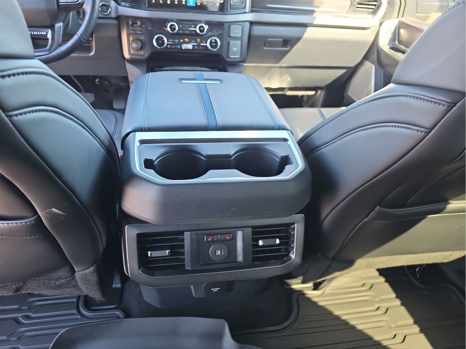 2026 Ford F-250 Super Duty Platinum - Photo 12