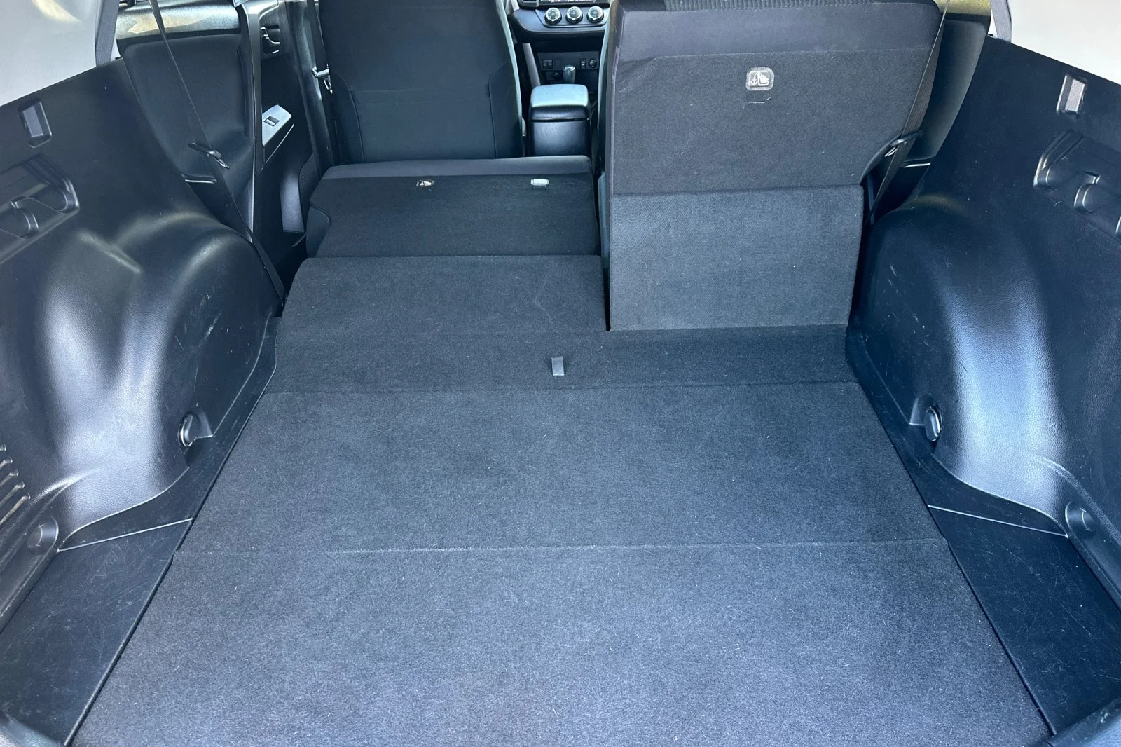 Used 2018 Gray Toyota LE image 12