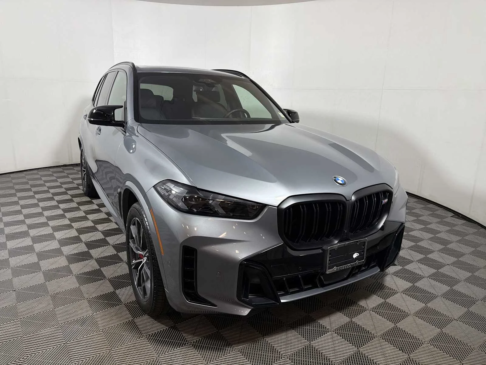 2026 BMW X5 M60i - Photo 2