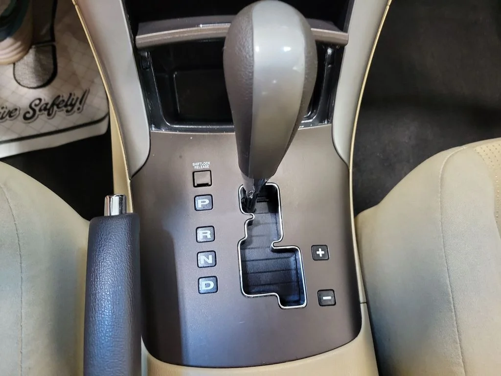 Used 2010 Beige Hyundai GLS image 29