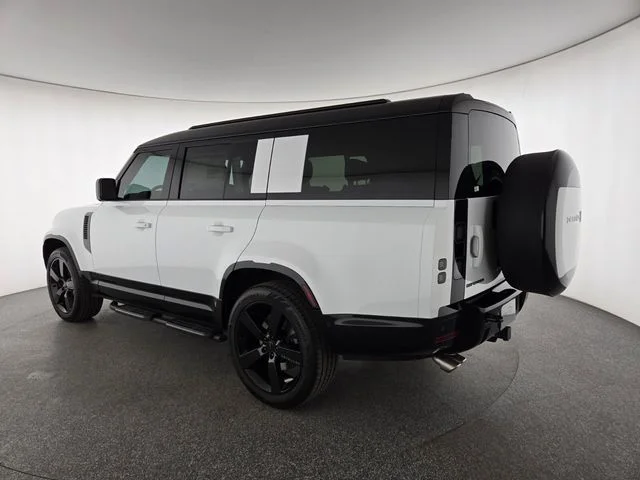 2026 Land Rover Defender V8 - Photo 16
