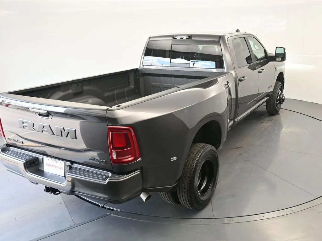 New 2026 Granite Crystal Metallic Clear-Coat Exterior Paint RAM Laramie image 29