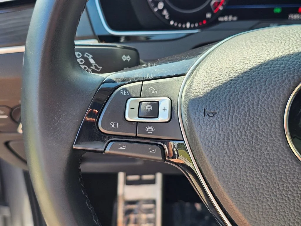 Used 2019  Volkswagen SEL image 27