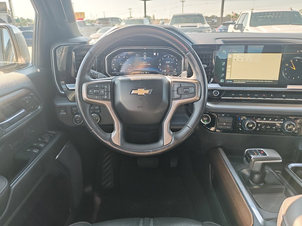Used 2022 Black Chevrolet High Country image 13