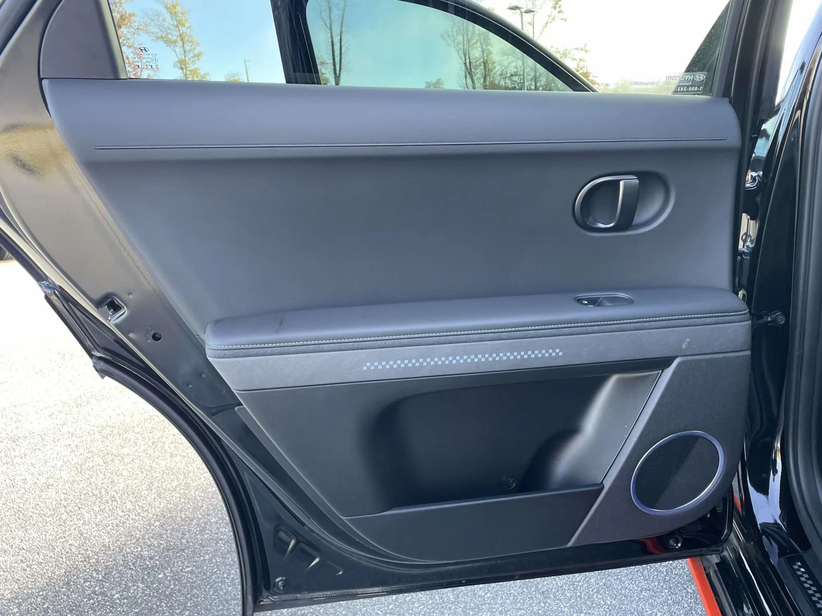 Used 2025 Abyss Black Hyundai Base image 2
