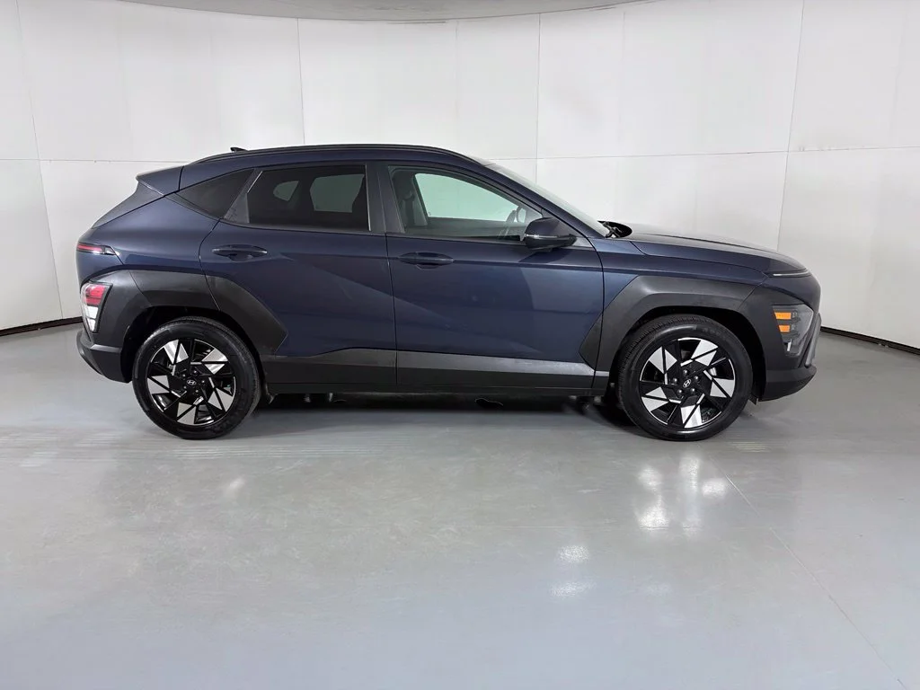 Used 2024 Blue Hyundai SEL image 9