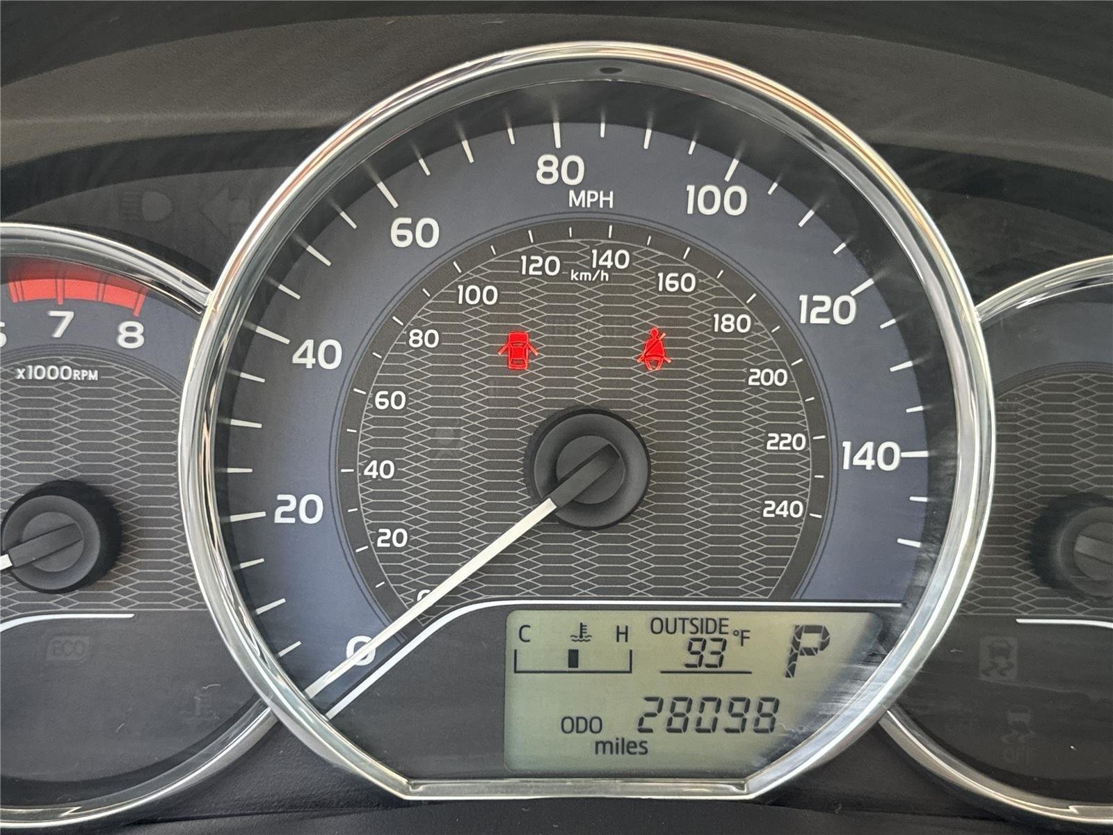 Used 2014 Super White Toyota LE image 12