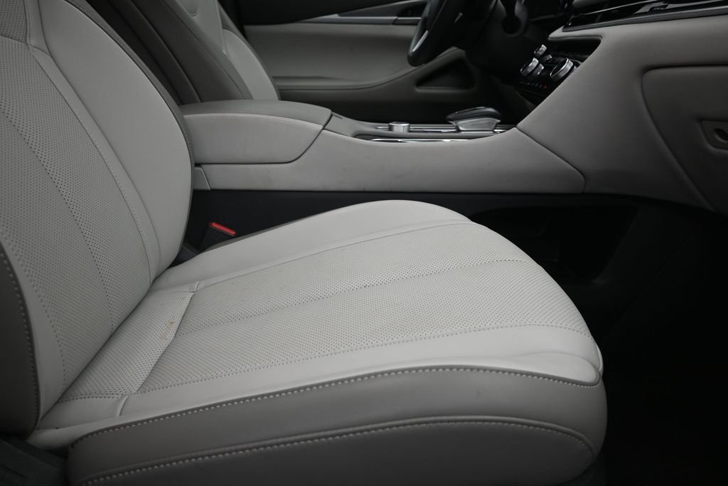 Certified Used 2026 White INFINITI PURE image 26