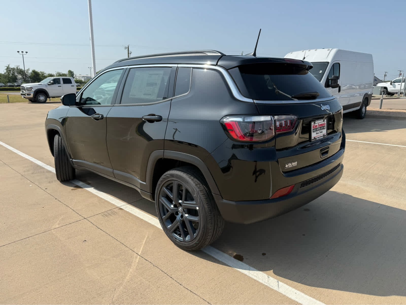 New 2026 Diamond Black Crystal Pearlcoat Jeep 85th Anniversary image 8