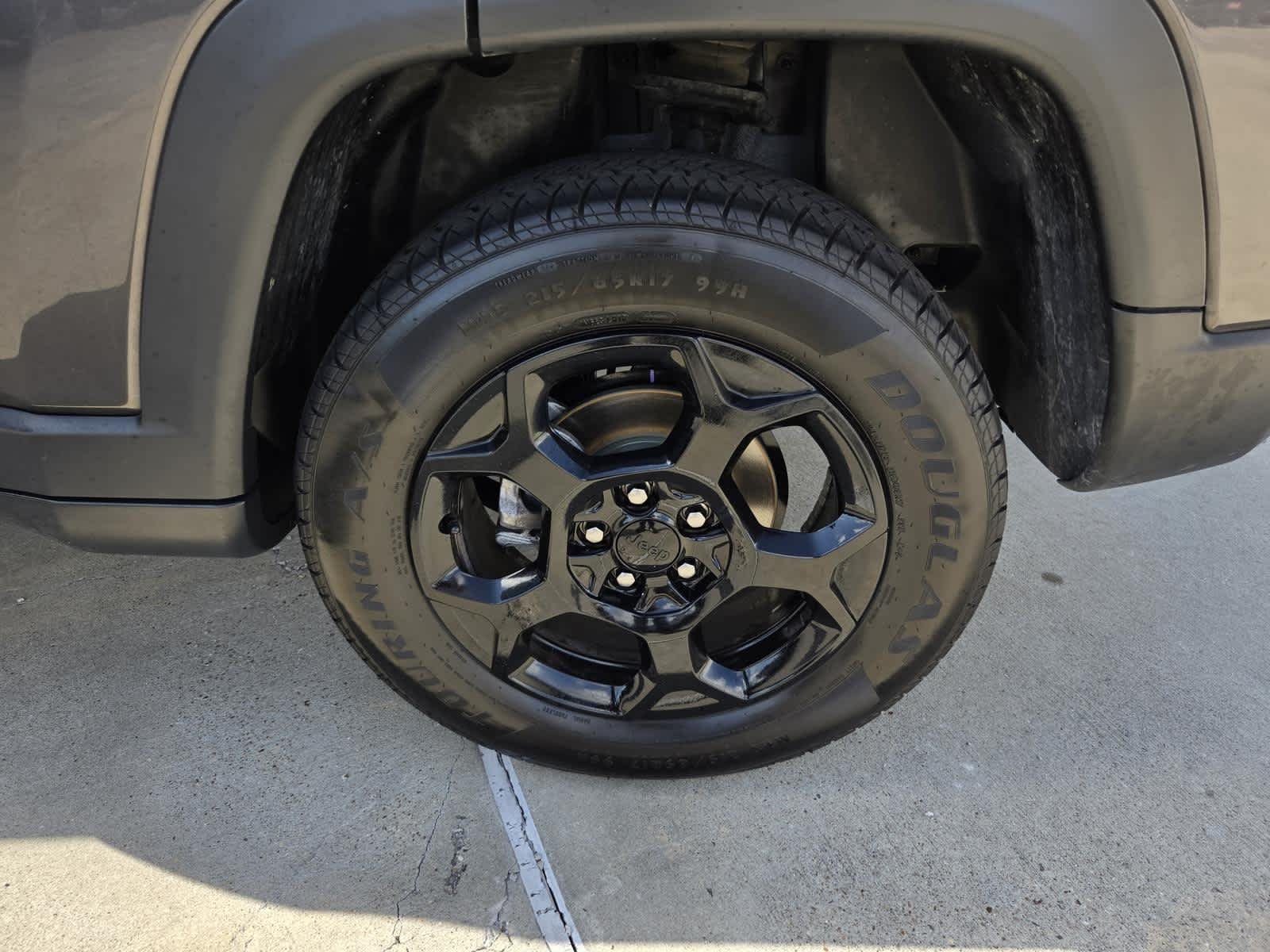 Used 2023 Granite Crystal Metallic Clearcoat Jeep Trailhawk image 25