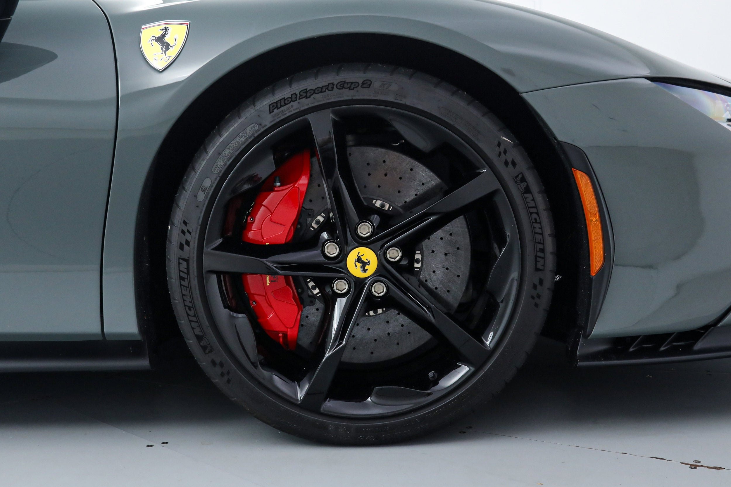 Certified Used 2025 Grigio Medio Ferrari  image 38