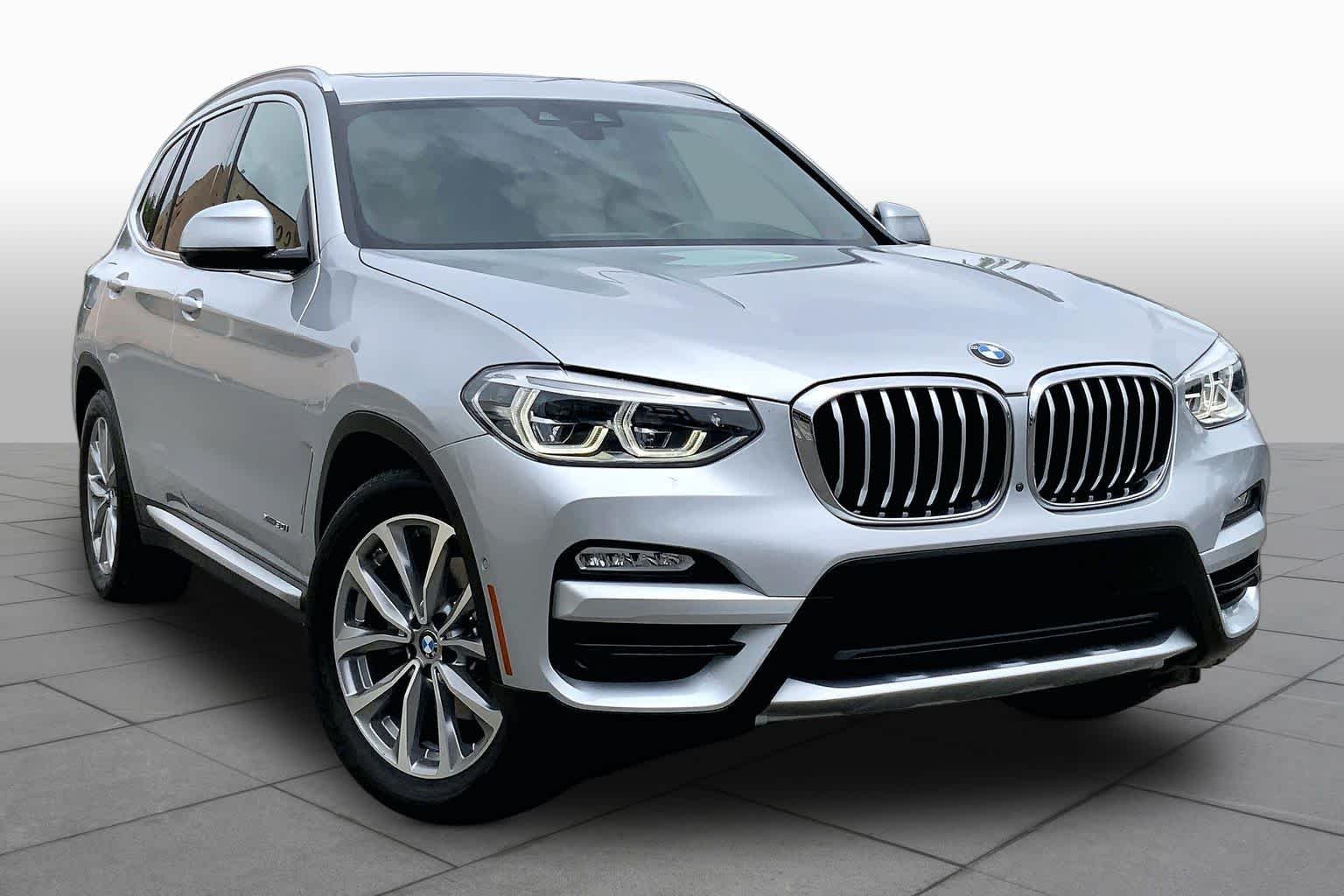 Used 2018 Dark Graphite Metallic BMW xDrive30i image 2