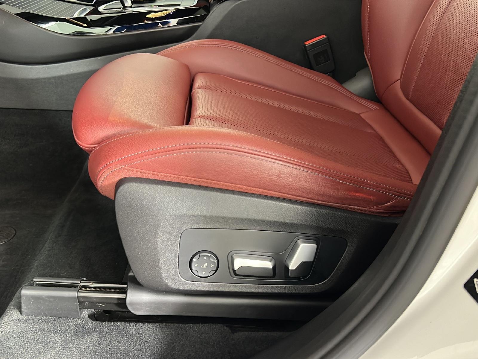 Used 2022 Mineral White Metallic BMW xDrive30i image 15