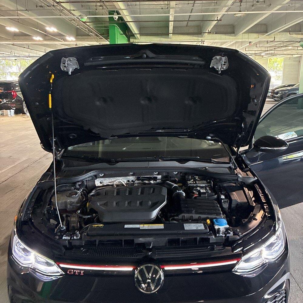Used 2024 Deep Black Pearl Volkswagen SE image 8