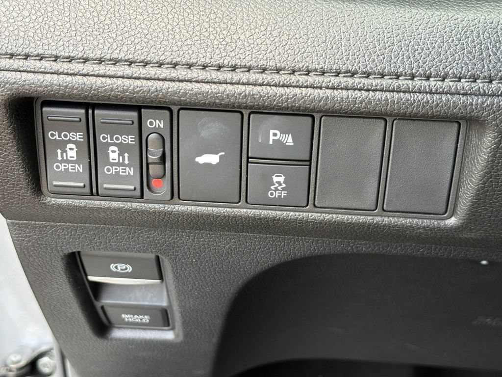 2025 Honda Odyssey Touring - Photo 32