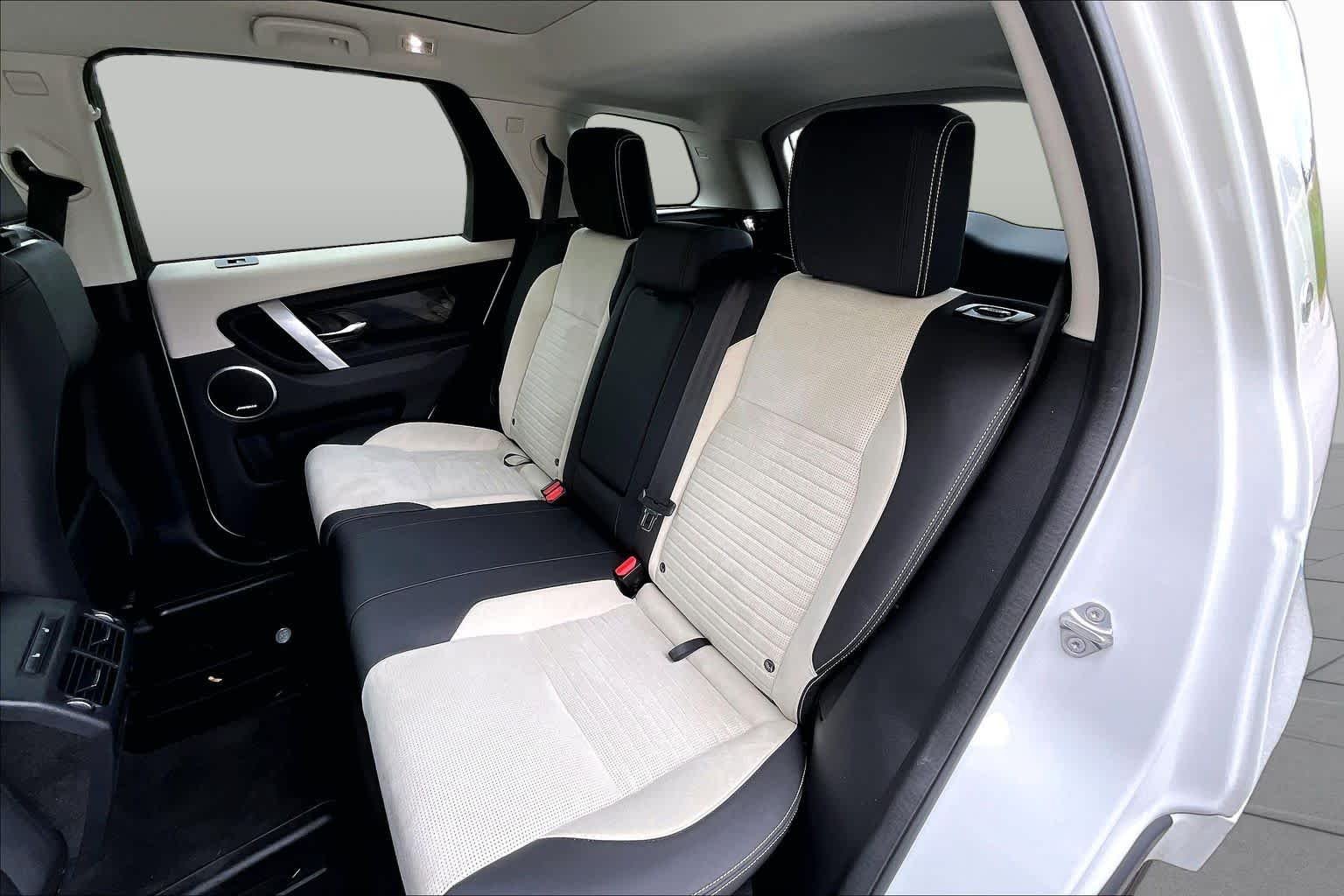 Used 2024 Fuji White Land Rover Core S image 21