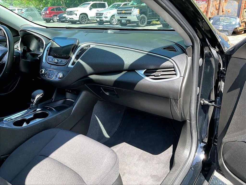 Used 2023 Black Chevrolet LT image 13
