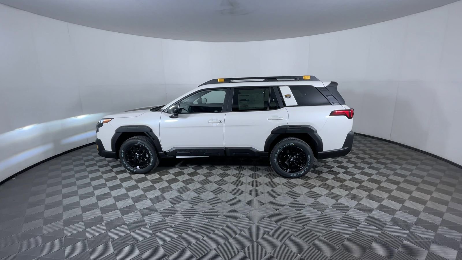 New 2026 CRYSTAL WHITE PEARL Subaru Wilderness image 6