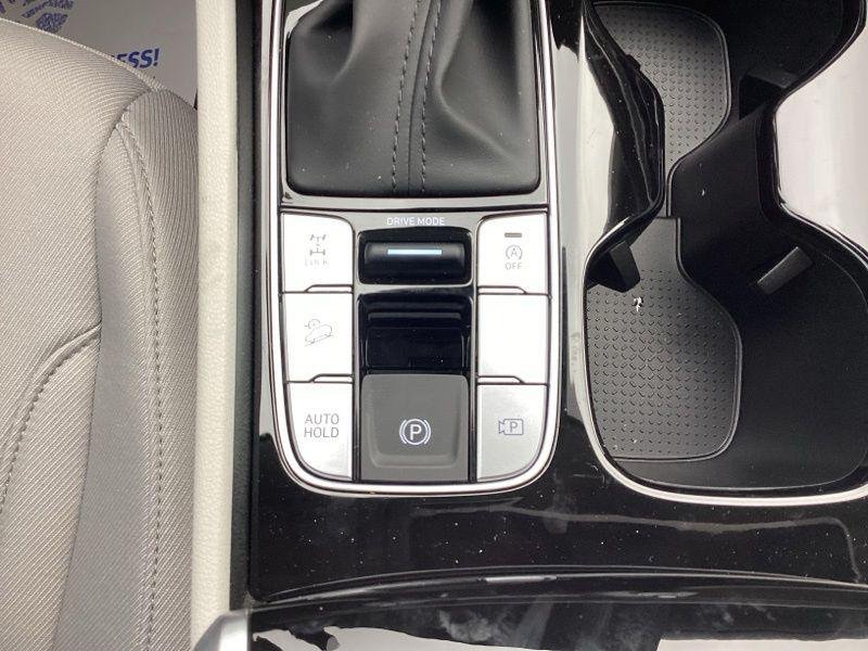 New 2026 Black Hyundai SEL AWD image 23