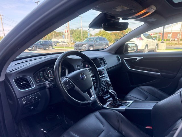 Used 2016 Silver Volvo T5 Platinum image 11