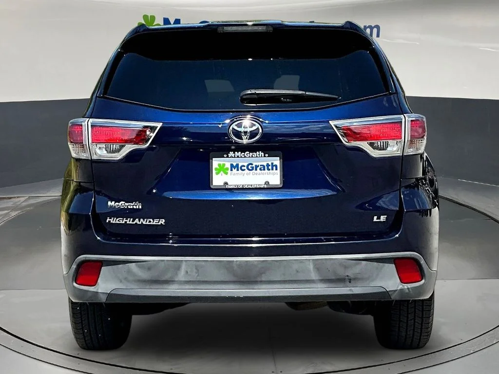 Used 2015 Blue Toyota LE image 6
