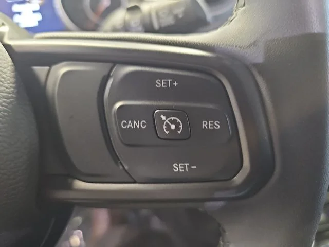 Used 2023 Red Jeep Sport S image 18