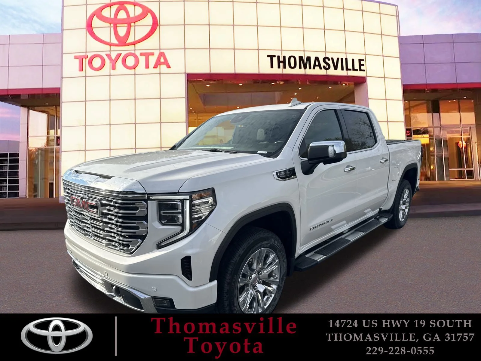 Used 2025 White Frost Tricoat GMC Denali image 1