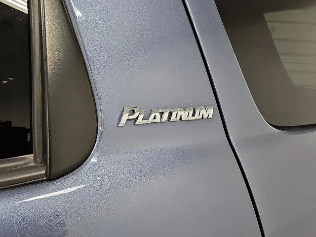 Certified Used 2019 SHORELINE BLUE PEARL Toyota  image 20