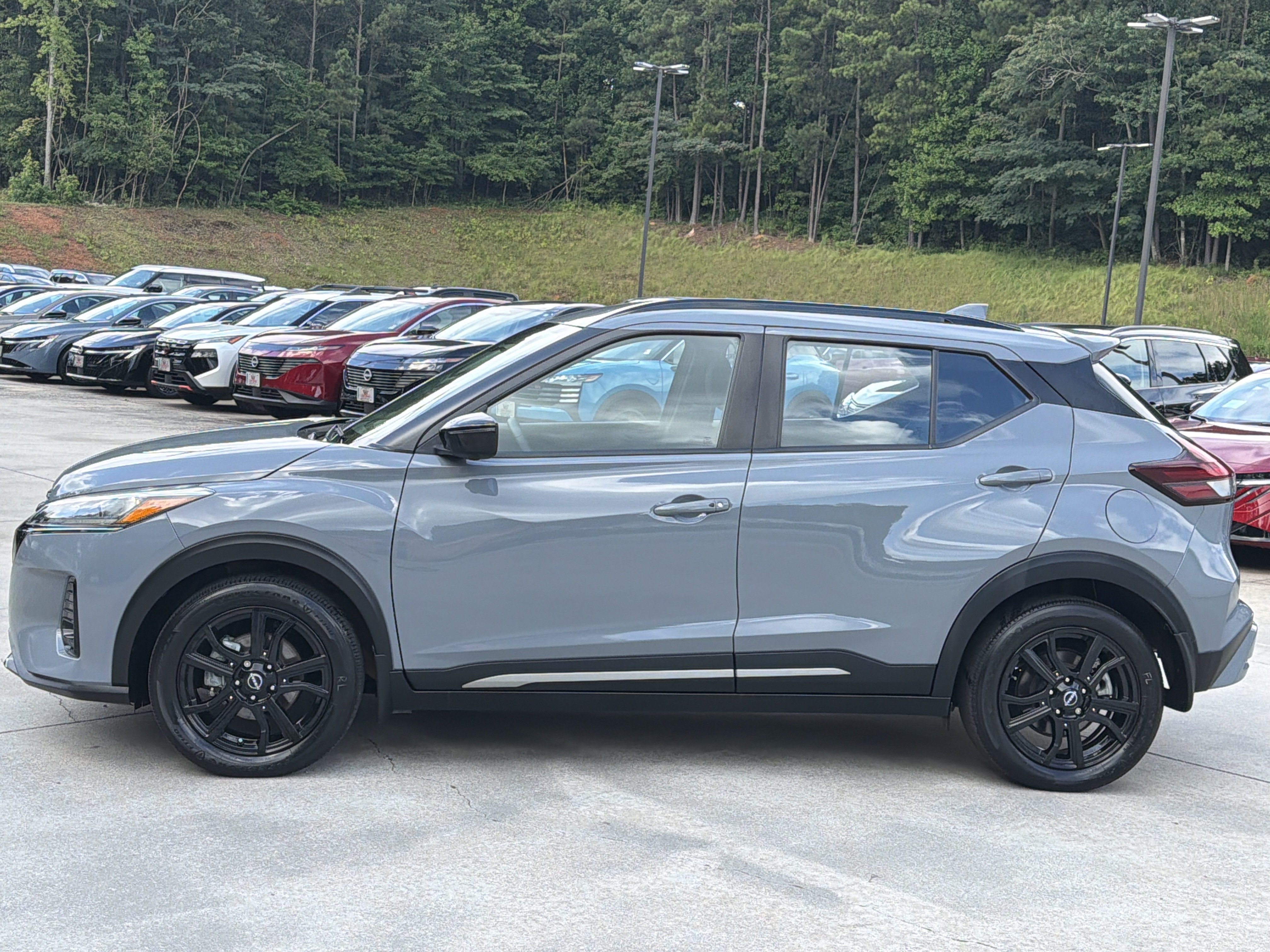 Used 2024 Boulder Gray Pearl Nissan SR image 5