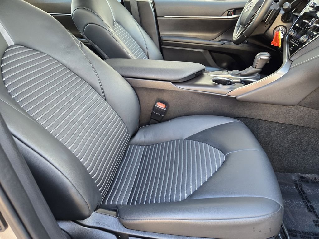 2024 Toyota Camry SE - Photo 9