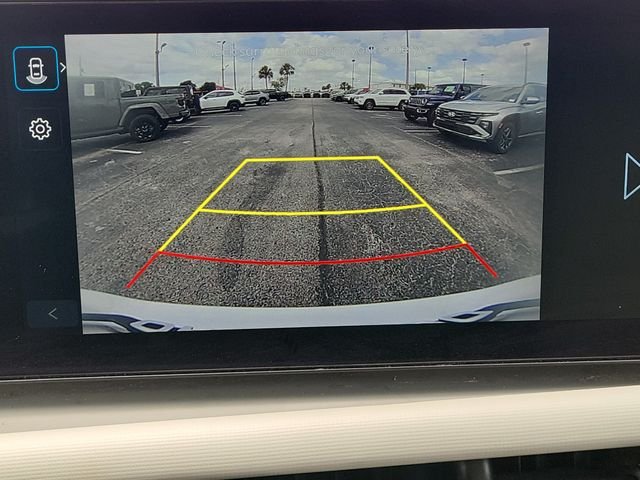 Used 2025 White Hyundai SEL image 25