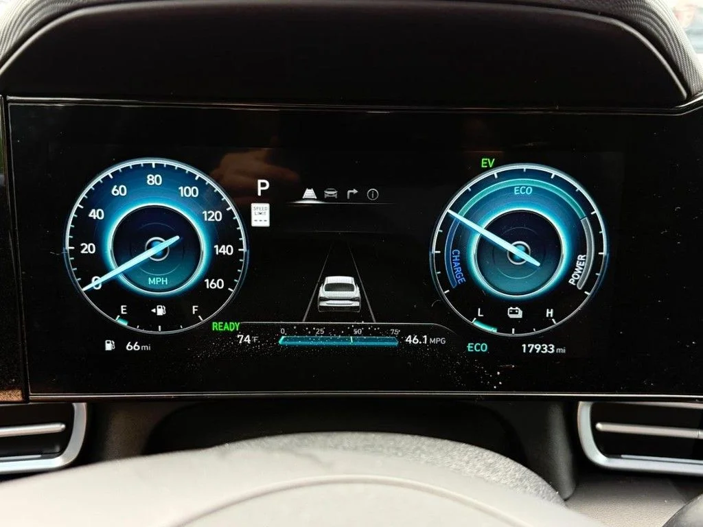 Used 2025 Black Hyundai Limited image 19