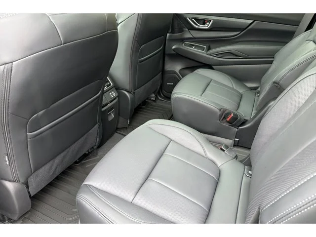 New 2026 CRYSTAL WHITE PEARL Subaru Limited 7-Passenger image 12