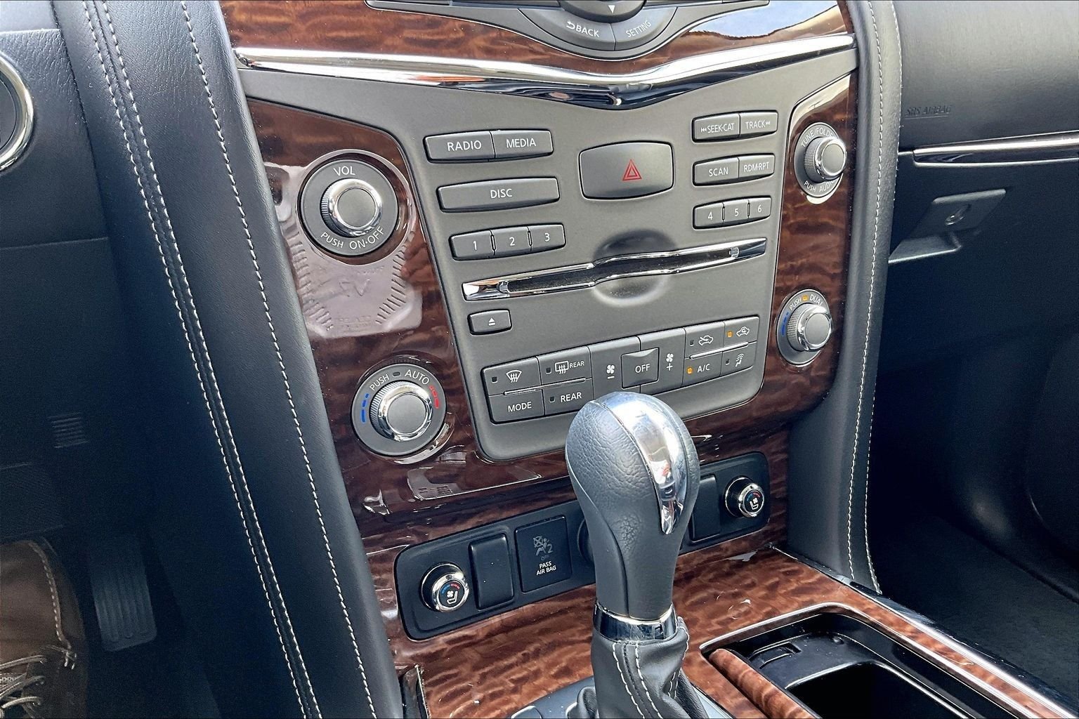 Used 2019 Pearl White Nissan Platinum image 26
