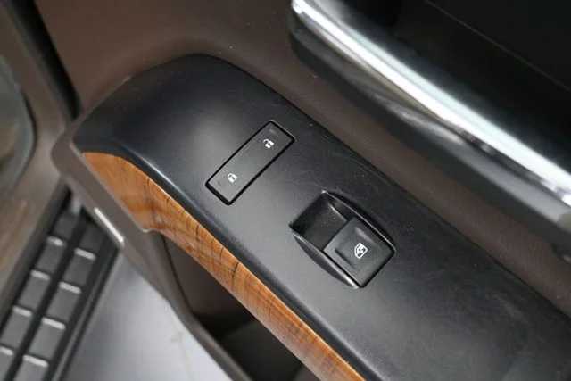 Used 2014 Black GMC SLT image 43
