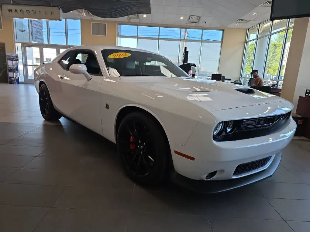 Used 2023 White Knuckle Clearcoat Dodge R/T Scat Pack image 3
