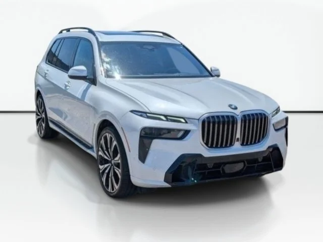 Used 2023 White BMW xDrive40i image 3