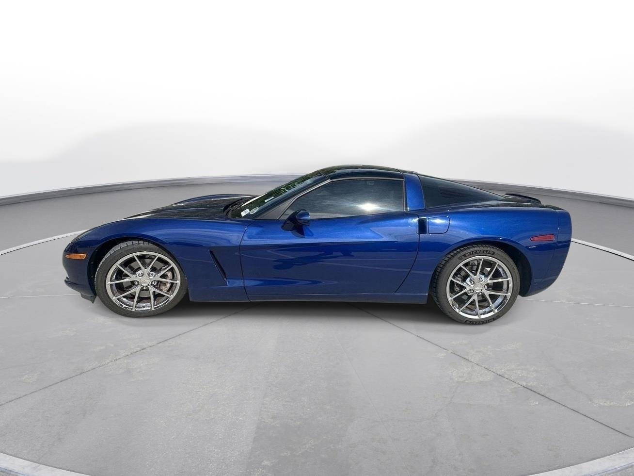 Used 2006 LEMANS BLUE METALLIC CHEVROLET 2DR CPE image 9