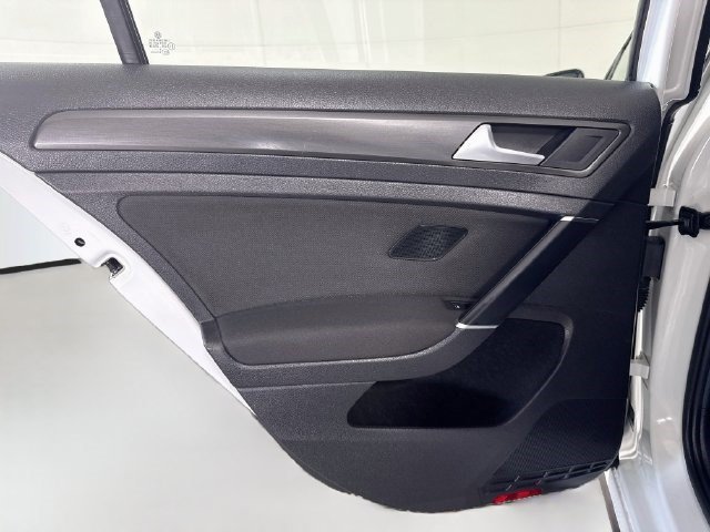 Used 2019 Pure White Volkswagen Autobahn image 21