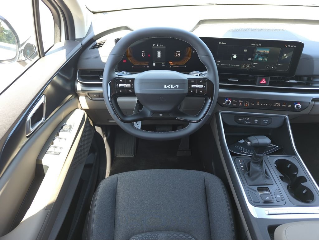 New 2027 Snow White Pearl Kia LX image 14